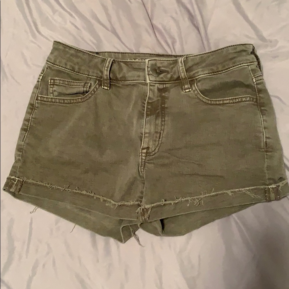 Olive green American Eagle shorts